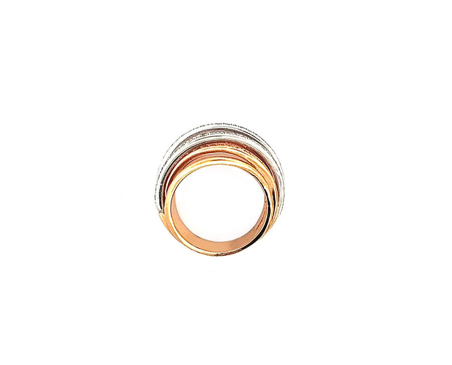 Rose gold spaghetti ring with white gold and diamonds