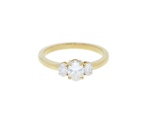 Yellow gold ring with 3 oval diamonds