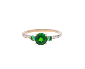 Rose gold ring with diopside, tsavorites and diamonds