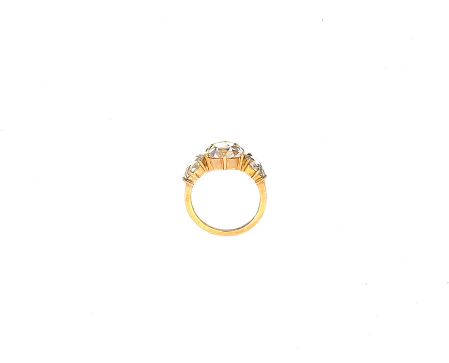 Yellow gold ring with a rose cut diamond and two pear shaped rose cut diamonds