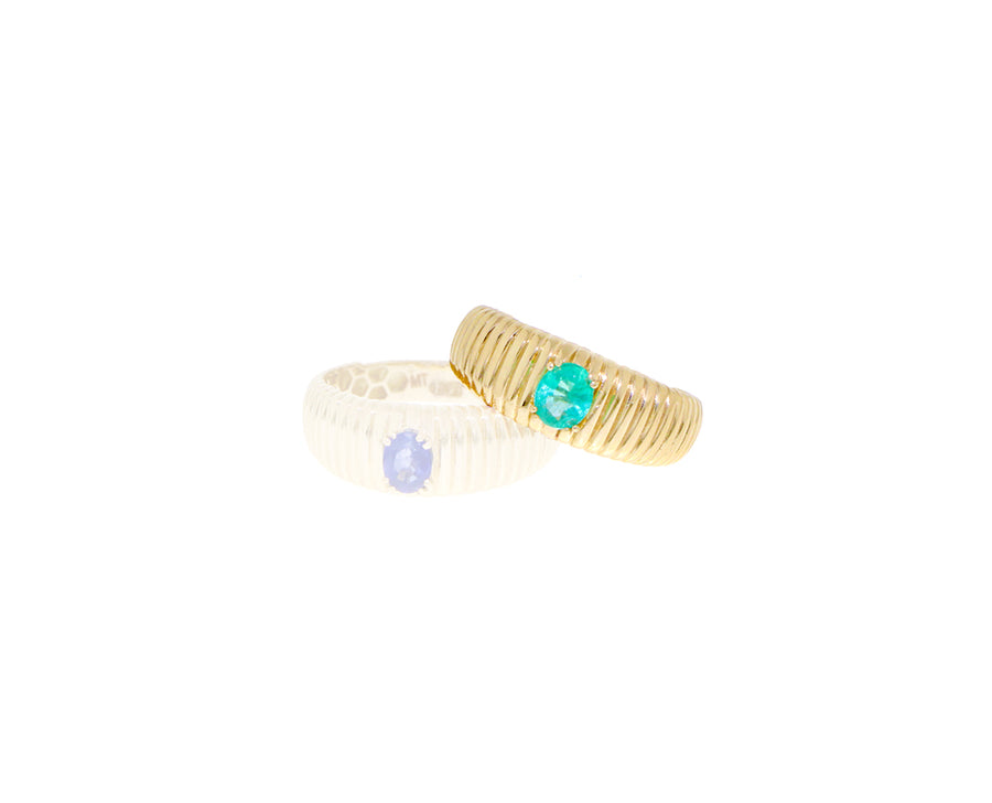 Yellow gold ring with an emerald or a sapphire