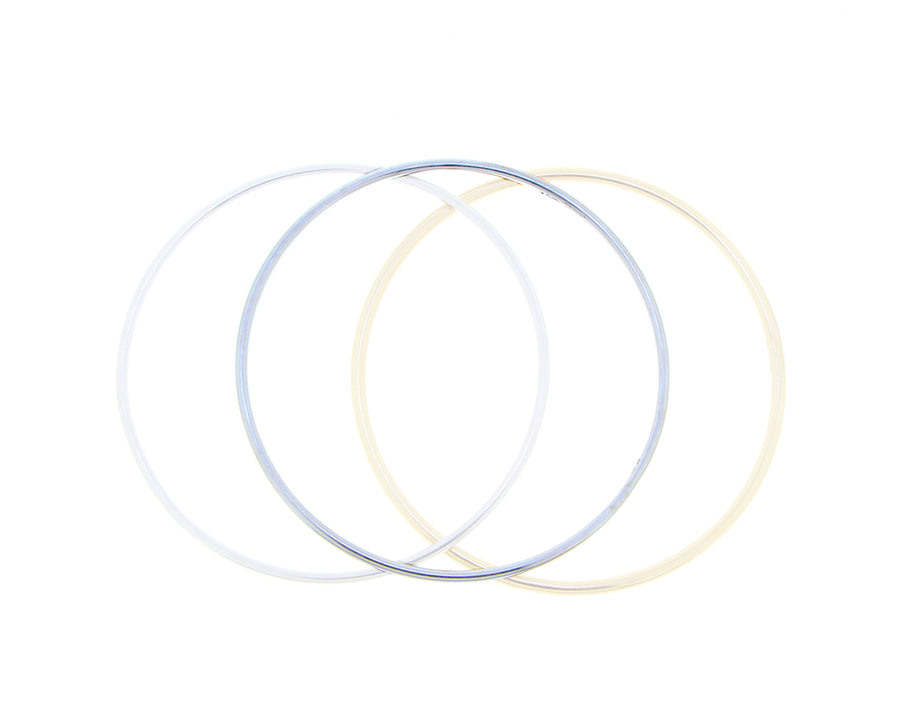 White or yellow gold bangle bracelets