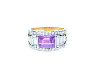 Wit- en geelgouden ring met diamanten en paarse saffier