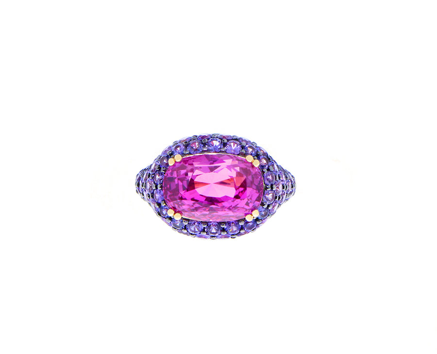 Yellow gold ring with a pink sapphire and purple sapphires