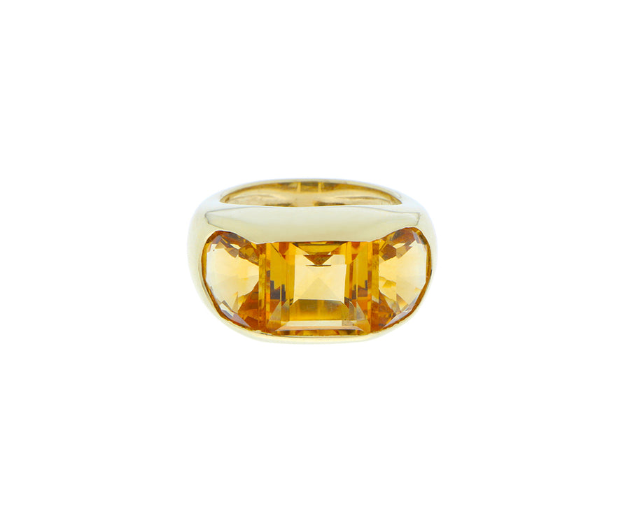 Yellow gold ring with three quartz