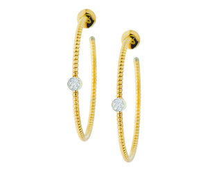 Yellow gold earrings with a diamond element