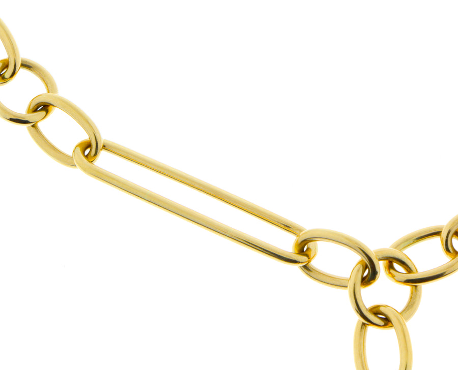 Yellow gold necklace with long and round chains