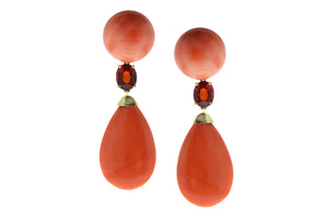 Yellow gold earrings with coral and spessartite garnet