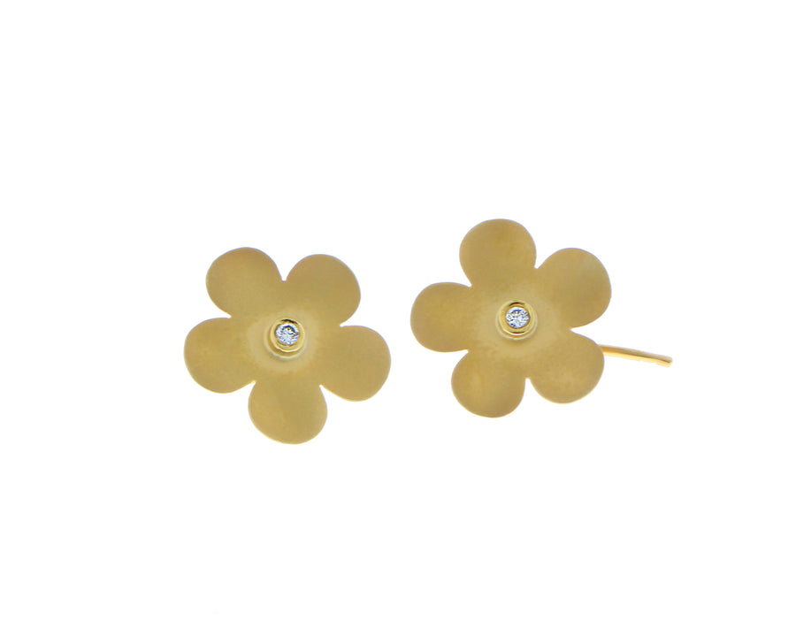 Yellow gold and diamond flower earring